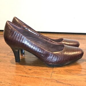 Clarks Artisan Womens Size 11 Tempt Appeal Brown Snake Python Leather Pumps